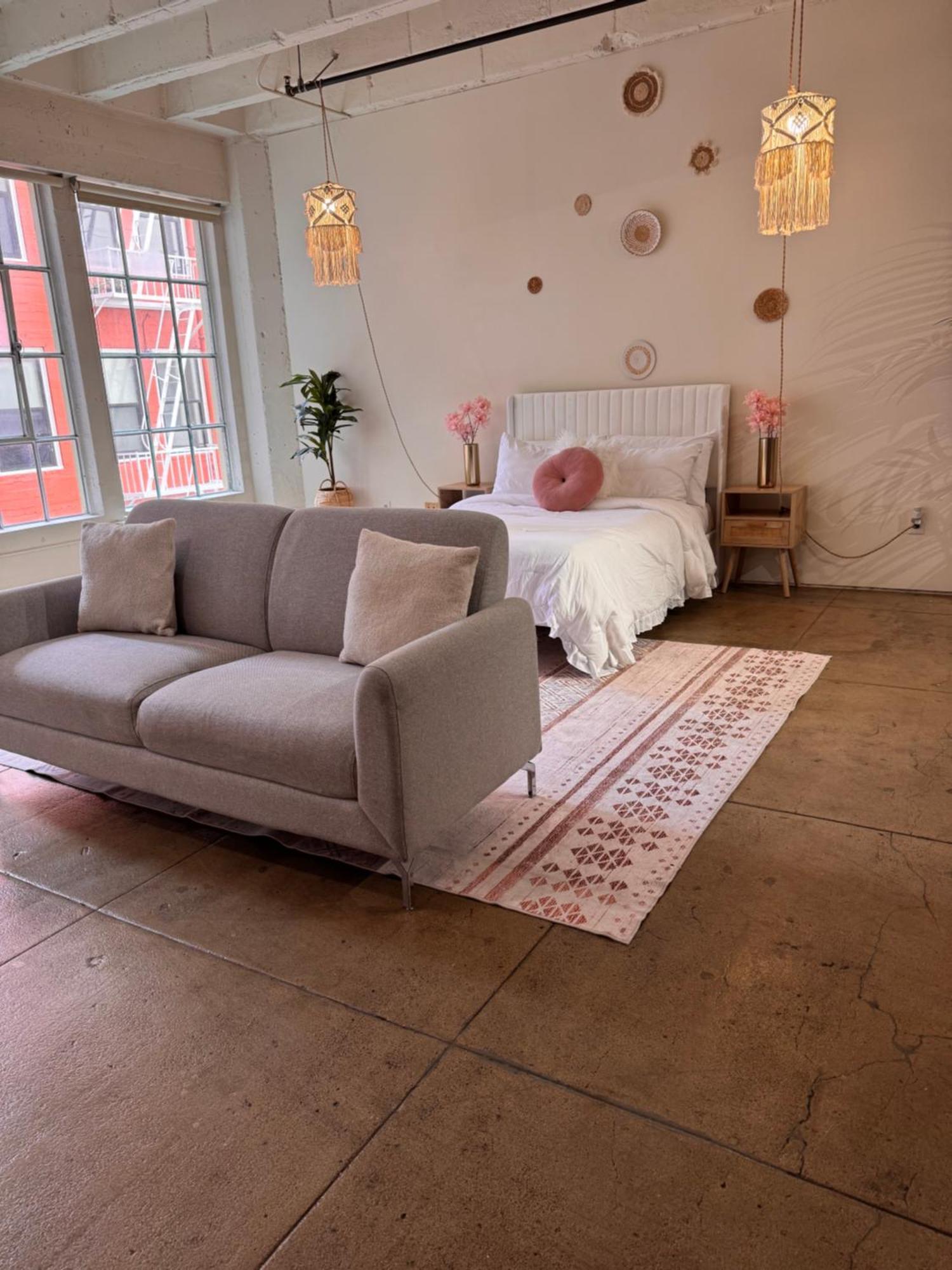 Bed & Breakfast Loft In Downtown Angeles *